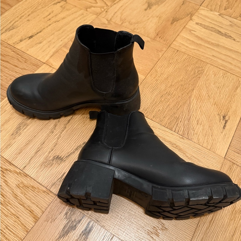 Steve Madden Black Chunky Chelsea Boots